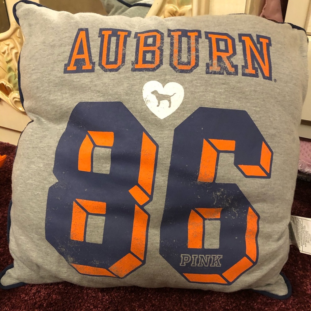 AUBURNUniv PINK Victoria’s Secret Pillow VERY RARE